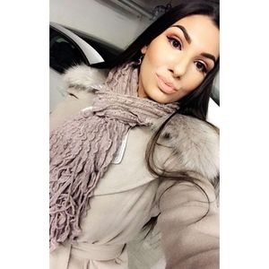 Meet your Posher, Nadia